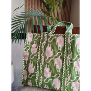 กระเป๋าโท้ทสีเขียวมรกตพิมพ์ลายเสือ  แบบปรับแต่งได้สำหรับงานพรอม  แบรนด์ The Quince Life - Product Image 2