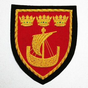 Badges à épingle de sûreté personnalisés avec logo, nouveaux, de haute qualité, faits à la main, brodés au fil de filigrane, pour clubs de mode, à faible coût, service OEM - Product Image 5