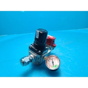 SMC VHS30-N03-Z+AR30-N03-YZ ใช้เป็นอะไหล่อุปกรณ์เซมิคอนดักเตอร์แบบมือสอง - Product Image 1