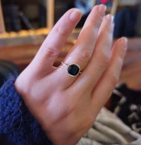 Anillo de Zafiro Azul Corte Cojín para Mujer, Plata de Ley 925 Sólida, Joyería de Halo con Piedra de Nacimiento, Regalo de Aniversario o Cumpleaños - Product Image 1