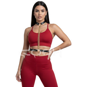 Arnés de cuero negro con doble cadena dorada y cinturón ajustable para lencería - Product Image 1