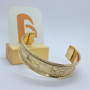 Ethnic Gold Plated Copper Alloy Cuff <b>Bracelet</b> with Flower Pattern for Unisex Party - Product Image 2