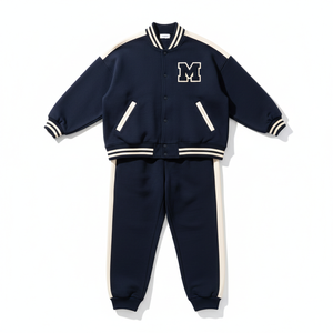 Ensemble de survêtement en coton épais personnalisé, manches longues, poches latérales, coupe classique, vêtements décontractés en coton pour hommes, style automne avec passepoil - Product Image 1