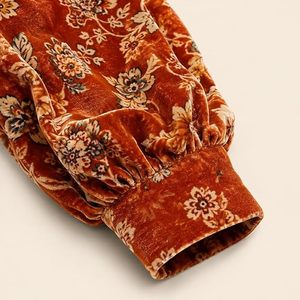 Sweat à capuche en velours imprimé floral baroque personnalisé OEM pour femme, esthétique premium, orange rouille, velours, épaules tombantes - Product Image 4