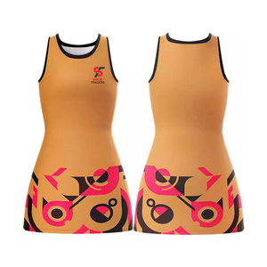 Tenue de tennis pour femme Solid Trader, haute élasticité, style contemporain et tissu facile à laver - Product Image 3