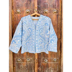 Chaqueta Suzani de Terciopelo Bordada con Flores Azules Estilo Bohemio para Mujer, Cuello en V, Manga Larga, Hecha a Mano, para Primavera - Product Image 4