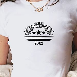 Edición limitada 2002 Camiseta corta de moda Y2K para mujer Camiseta ajustada de punto con patrón de estampado único - Product Image 1