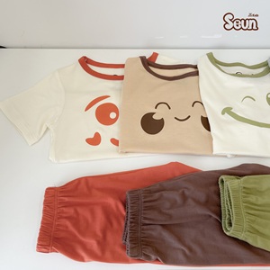 Ensemble de vêtements pour enfants, vêtements unisexes pour enfants, ensemble de pantalons en viscose à imprimé smiley, fabriqué au Vietnam, vêtements pour enfants au toucher ultra-doux - Product Image 4