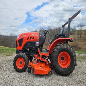 รถแทรกเตอร์อเนกประสงค์ขนาดกะทัดรัด Kubota LX2620HSD พร้อมเครื่องยนต์ดีเซลกำลังสูง 26 แรงม้า ระบบขับเคลื่อน 4 ล้อ  พร้อมที่ตักด้านหน้าและมอเตอร์ - Product Image 1