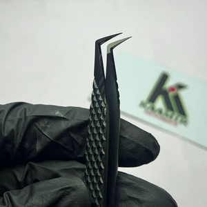 Pince à épiler professionnelle Kaamir Instruments en acier inoxydable noir anti-magnétique à forte adhérence pour extensions de cils en salon - Product Image 1