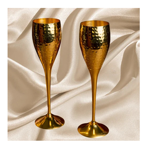 Verres à vin ronds en laiton de qualité supérieure, design tendance, idéaux pour le vin. - Product Image 1