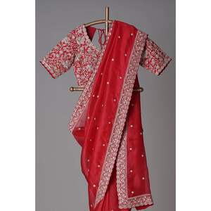 Sari pour femmes de créateur avec de magnifiques paillettes et des broderies en cordon - Product Image 2