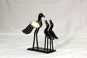 Juego de Figuras de Aves Hechas a Mano – Decoración de Arte Tribal Tradicional con Pavo Real de Madera - Product Image 6