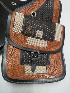 Sillín de Cuero de la Mejor Calidad con Diseño Floral Estilo Western y Bolsa de Sillín Clásica Disponible al Mejor Precio del Mercado - Product Image 5