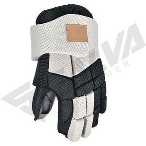 Gants de sécurité sportifs avec doublure respirante en polyester pour la protection des poignets lors des activités sportives, design noir et blanc, gants de hockey sur glace - Product Image 4