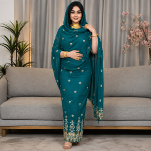 Toub soudanais traditionnel 100% coton voile |   Tissu brodé détaillé avec des motifs floraux et une bordure ornée pour vêtements féminins - Product Image 2