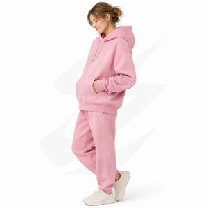 เสื้อฮู้ดดี้โอเวอร์ไซส์สำหรับผู้หญิง ผ้าฟลีซคอตตอนหนา 480gsm กระเป๋าจิงโจ้ แขนยาว อุ่นสบายสำหรับฤดูหนาว สไตล์ลำลอง ไซส์ใหญ่พิเศษ US EU MOQ ต่ำ - Product Image 3