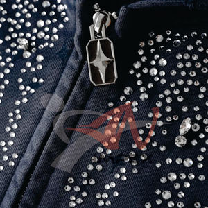 Sudadera con Capucha de Lujo Bordada con Pedrería, Diseño Sólido, Felpa de Algodón Suave para Uso Diario y Casual - Product Image 4