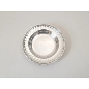 Plato decorativo metálico de diseño simple para servir comida en bodas, restaurantes y hoteles, ideal como utensilio de cocina o para colocar debajo del plato. - Product Image 1
