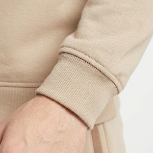 Ensemble de survêtement deux pièces beige pour homme avec empiècements marron aux épaules et sweat-shirt à quart de zip pour un style décontracté - Product Image 5