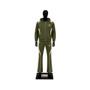 Ensemble de survêtement personnalisé pour homme, couleur olive, avec sweat à capuche zippé et pantalon évasé à empiècements contrastants beiges, ensemble deux pièces de sportswear, vente en gros OEM Streetwear - Product Image 1