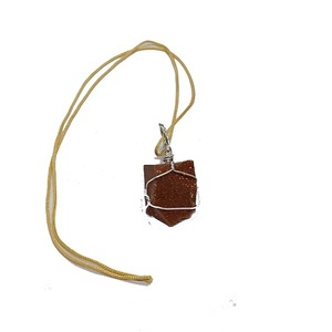 จี้ห้อยคอคริสตัลธรรมชาติ Natura GoldStone แบบลวดพัน  รูปทรงคริสตัลแบบหยาบสลักลาย  จี้แฟชั่นทันสมัยจากกูร์การัต - Product Image 4