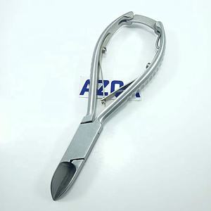 Cortaúñas de Acero Inoxidable con Resorte Cruzado para Uñas Gruesas y Duras con Cuchillas Afiladas y Agarre Cómodo - Product Image 6