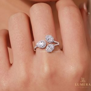 Anillo de compromiso ovalado con tres diamantes en forma de pera, halo múltiple, diamante cultivado en laboratorio, anillo de regalo de aniversario - Product Image 1