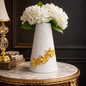 Florero de Metal Rústico de Lujo con Diseño de Estrella y Acabado con Recubrimiento en Polvo para Decoración Moderna del Hogar y Hoteles - Product Image 1