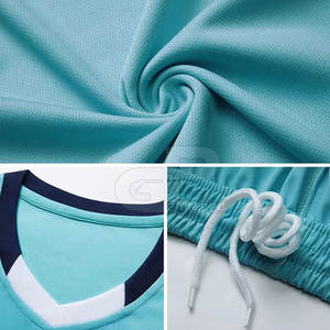 Ensemble de tenue de football respirante pour hommes, maillot et short à séchage rapide, idéal pour les jeux en plein air, les entraînements et les compétitions - Product Image 6