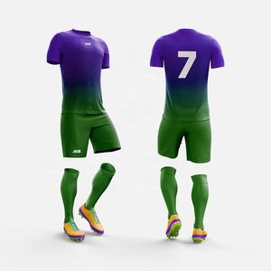 Ensemble d'uniformes de football unisexes personnalisés OEM Vêtements d'équipe anti-rétrécissement à séchage rapide respirants Découpe automatisée par sublimation - Product Image 1