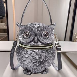 กระเป๋าถือสะพายไหล่รูปนกฮูกแบบใหม่สำหรับผู้หญิง คุณภาพสูง ทำมือ ลายนูน  วินเทจ แฟชั่นฤดูร้อน หนัง PU ซิป - Product Image 1