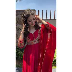 Hermoso Salwar Kameez con Top y Dupatta para Fiesta, Talla XL, Poliéster, Elegante y con Estilo - Product Image 5