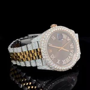 Montre en quartz Moissanite style tendance Night Beam pour homme, avec cadran épuré, un look élégant et une finition raffinée - Product Image 2