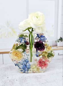 Jarrón de Flores de Resina Ecológica con Acabado Artístico Hecho a Mano para Accesorios de Decoración del Hogar con Estilo - Product Image 3
