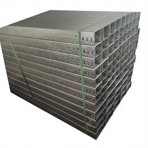 Cheminées de câbles en métal galvanisé ignifugé et thermolaqué pour applications haute et basse tension, à grands espaces entre les supports. - Product Image 1