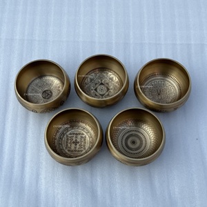 Bol chantant tibétain en bronze de haute qualité pour la méditation et la gratitude, design martelé avec mallette et coussin - Product Image 6
