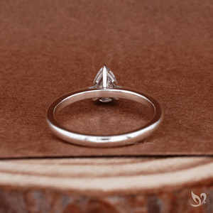 Anillo de Compromiso con Diamante Corte Pera Pequeño de 0.50 Ct, Cultivado en Laboratorio, Certificado IGI, Oro Blanco de 10k, Anillo de Boda Minimalista Solitario, Regalo - Product Image 4