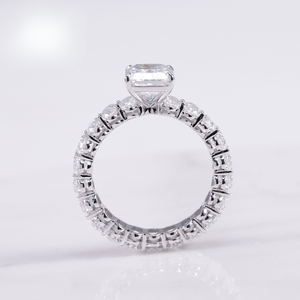 Bague classique en or massif 18 carats plaqué or, diamant de laboratoire couleur D taille radiant, pierres latérales de laboratoire serties au laser, cadeau d'anniversaire pour femme - Product Image 4