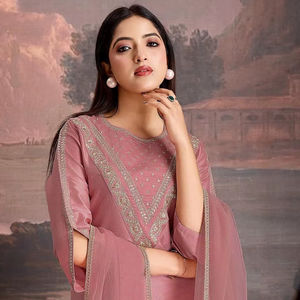 Conjunto de Kurta, Pantalón y Dupatta Bordados de Primera Calidad para Fiestas - Product Image 1