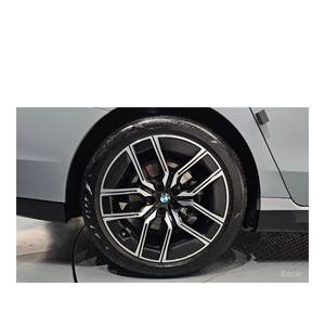 BMW Série 7 740i SDrive M Sport Modèle de septembre 2023 avec 19 326 km Boîte de vitesses automatique Volant à gauche - Product Image 4