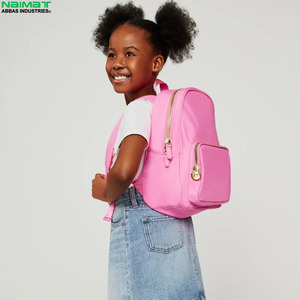 Mochila de nailon impermeable de gran capacidad en color caramelo para niños, mochilas escolares a la moda con cierre de cremallera. - Product Image 1