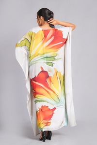 ชุดเดรสยาวลายดอกไม้สีน้ำสดใส - Product Image 3