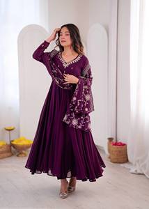 Robe de créateur Khatli en faux georgette avec travail de miroir véritable, bas en micro-coton et dupatta en faux georgette, ensemble prêt-à-porter - Product Image 1