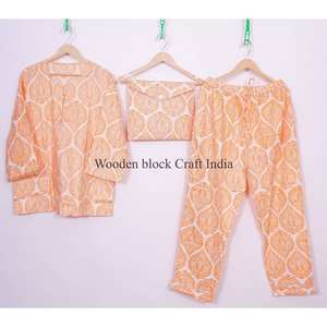 Ensemble de pyjama pour femmes fait main, imprimé floral d'hiver, 100% coton, taille élastique douce, manches longues, cadeau pour demoiselle d'honneur - Product Image 1