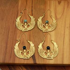 Pendientes de Aro de Latón con la Diosa Isis Egipcia, Pendientes Colgantes Vintage con Piedras Preciosas y Alas de Diosa, Joyería Bohemia de Latón - Product Image 4