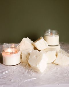 Vente en gros de granulés de cire de soja 100% pure naturelle, cire de soja en flocons, cire de soja 464 pour bougies moulées - Product Image 4