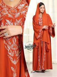 Abaya pour femmes adultes en polyester brodé orange, col cœur, manches longues, longueur au sol, motif uni, style Moyen-Orient - Product Image 3