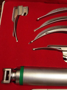 ชุดเครื่องมือส่องกล่องเสียงแมคคอินทอช 6 ใบมีด คุณภาพพรีเมียม ขายดี ผลิตจากสแตนเลส สำหรับการดมยาสลบและเครื่องมือแพทย์ทางหู คอ จมูก - Product Image 4