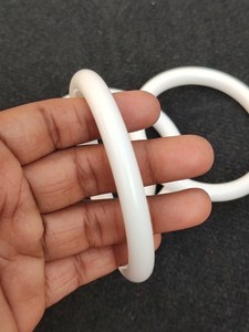 Juego de Brazaletes de Resina Blanca Pintados a Mano con Tema de Ángel, Forma Redonda, Ligeros, Cómodos de Usar, Artísticos y Elegantes, Juego de 4 Piezas - Product Image 4